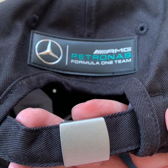Mercedes petronas hat with embroidered signature - Picture 5 of 7